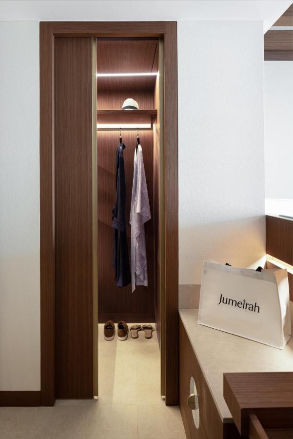 Jumeirah Gulf Of Bahrain Manama Zewnętrze zdjęcie Jumeirah shopping bag